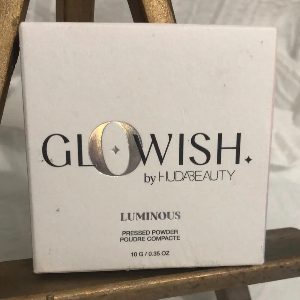 Huda Beauty Glowish Luminous Pressed Powder - White Packaging